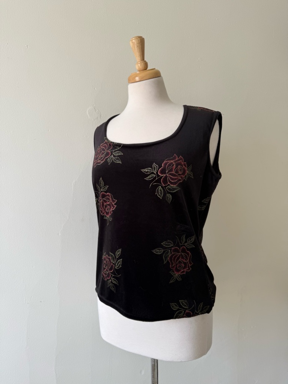 Vintage Michael Carrie Black Rose Embroidered Tank Top